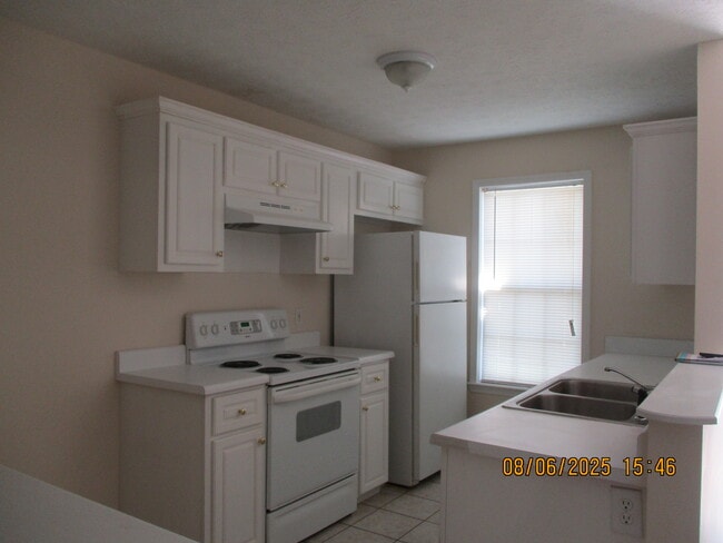 Building Photo - 125 Clara Jean Ct