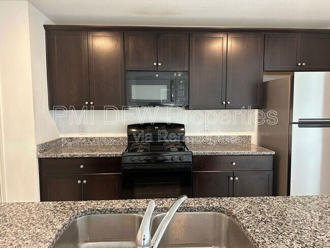 Building Photo - 1638 Woodbrook Dr