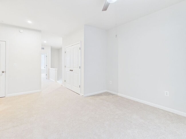 Building Photo - 640 Brookwood Glen Terrace