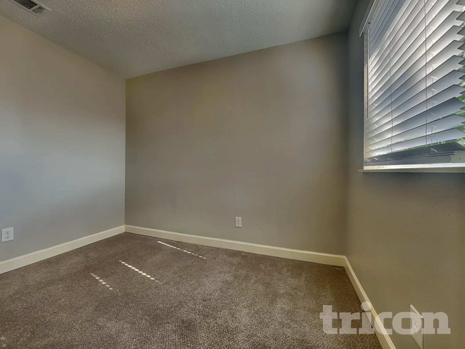 Building Photo - 2622 Townhall Ln