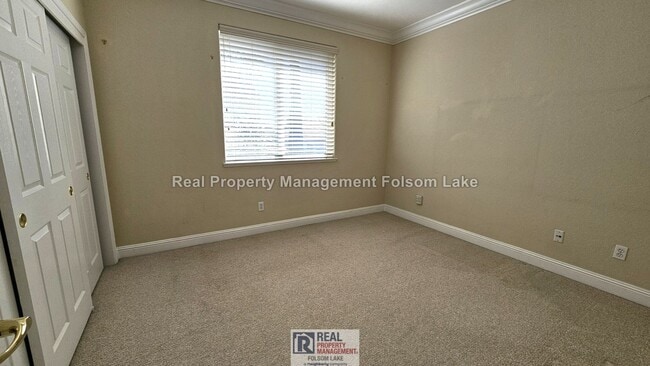 Building Photo - 5 Bedroom Carmichael Home + Large Bonus Room | 3-Car Garage & RV/Boat Parking