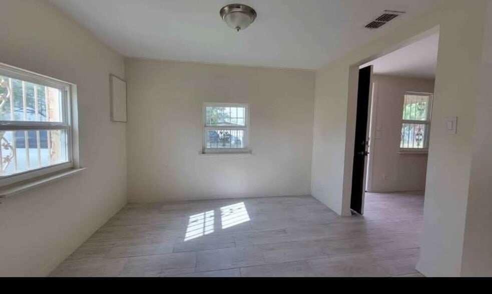 Dinning room - 41786 W Expressway 83