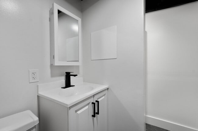 Building Photo - AVAILABLE NOW! Check out STUNNING 2-bedroom / 1.5 bath in Avalon, ready for immediate move-in!