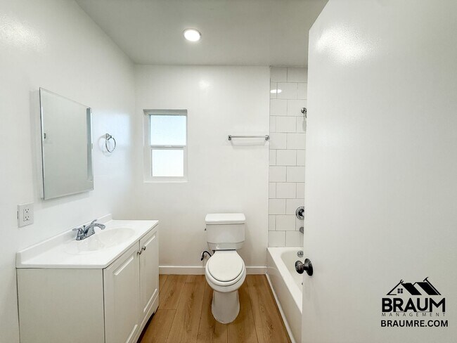 Building Photo - 13115 Oxnard St