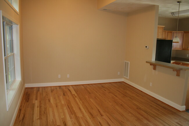 Building Photo - 505 Green St