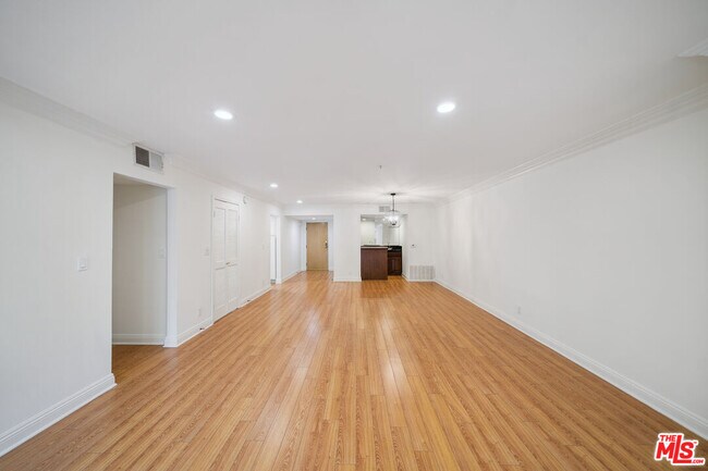 Building Photo - 1508 Greenfield Ave