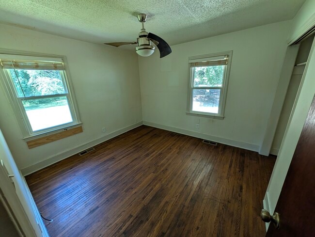 Building Photo - 1113 Auten Rd