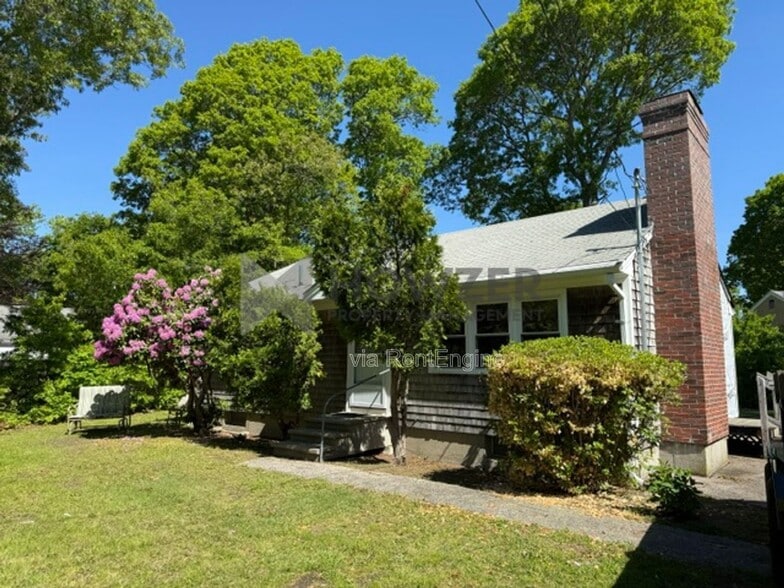 Building Photo - 14 Ellis Dr