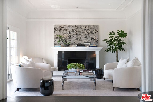 Building Photo - 6239 Holly Mont Dr