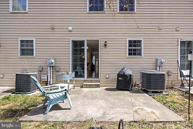 Building Photo - 2332 Wishing Well Ct