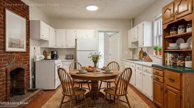 Building Photo - 1704 Rosewood Ave