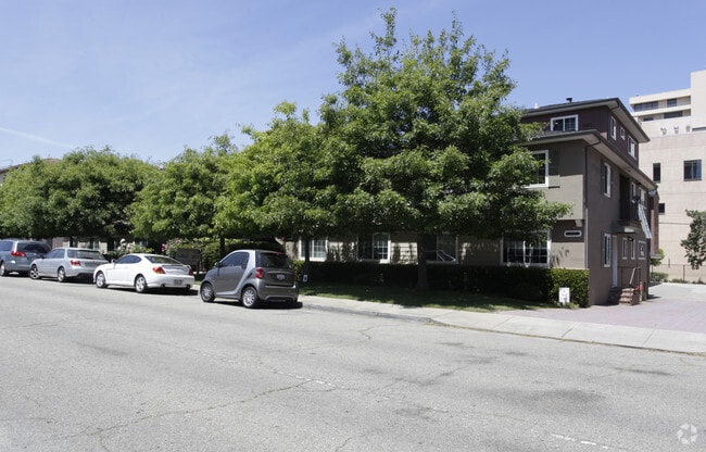 Building Photo - Magnolia Court