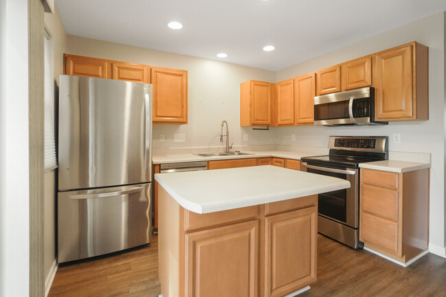 Building Photo - 1759 Hidden Creek Dr