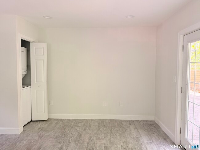 Building Photo - 1083 Whalley Ave