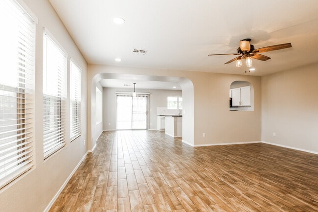 Building Photo - 10609 W Via Del Sol