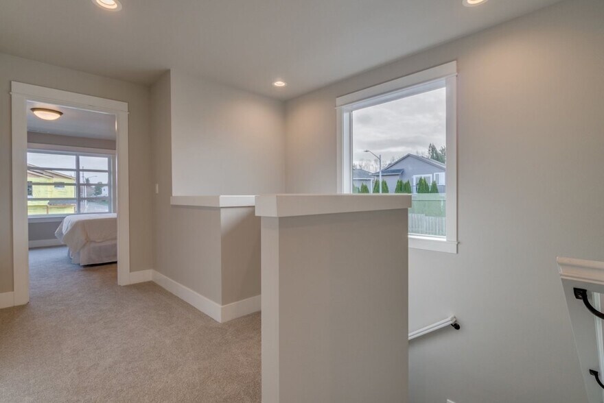 Building Photo - 1118 SW Dottie Ct