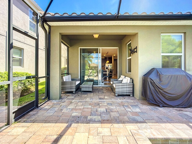 Building Photo - 3009 Esmeralda Dr