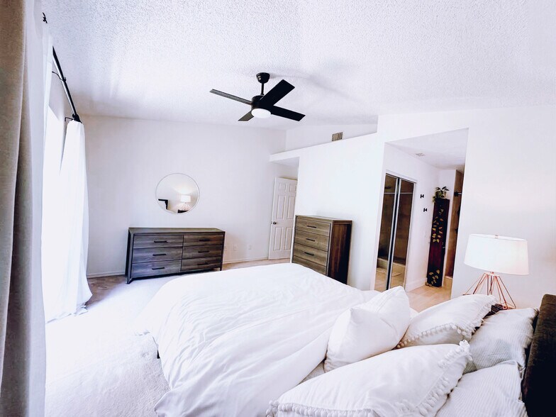 Building Photo - 1018 Woodshire Ln