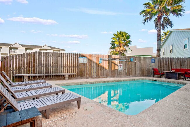 Building Photo - 707 Parkplace-SI ID1036727P