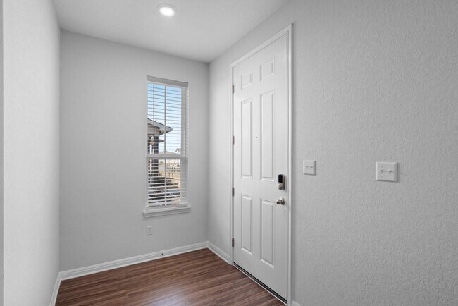 Building Photo - 115 Sawtooth Mountain Way