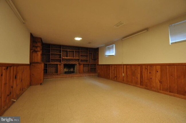 Building Photo - 4629 Hillbrook Dr