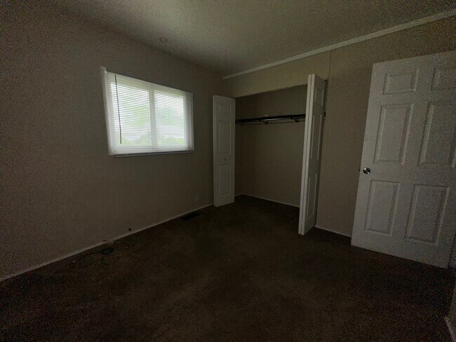 Building Photo - 1115 Ebeling Dr