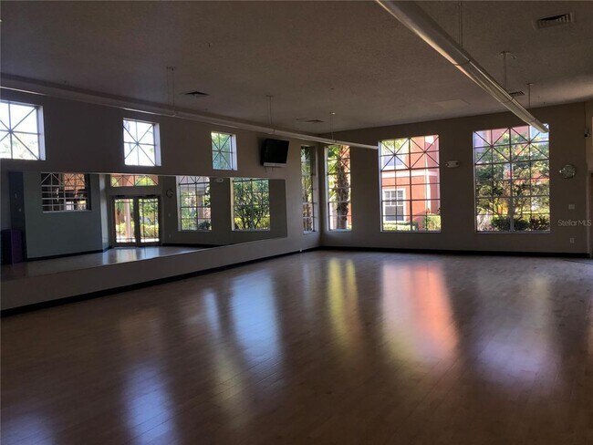 Building Photo - 5572 Metrowest Blvd