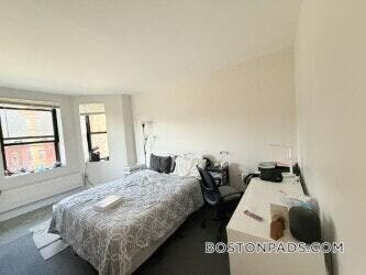 Building Photo - 829 Beacon St