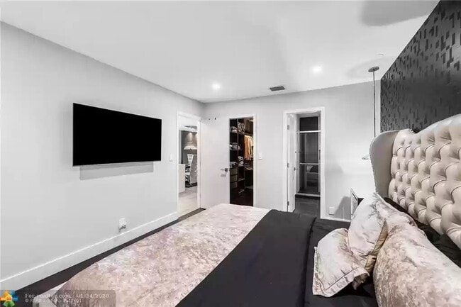 Building Photo - 9922 NW 65th Ct