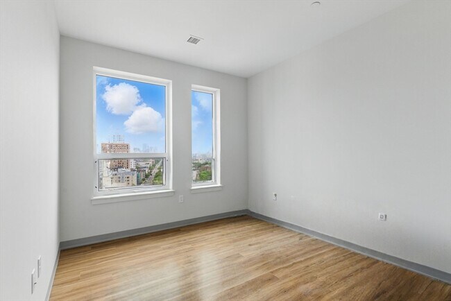 Building Photo - 1170 Tremont St
