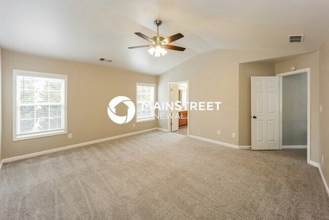 Building Photo - 3 Bedroom Pet-Friendly Home in Atlanta, GA with Main Street Renewal