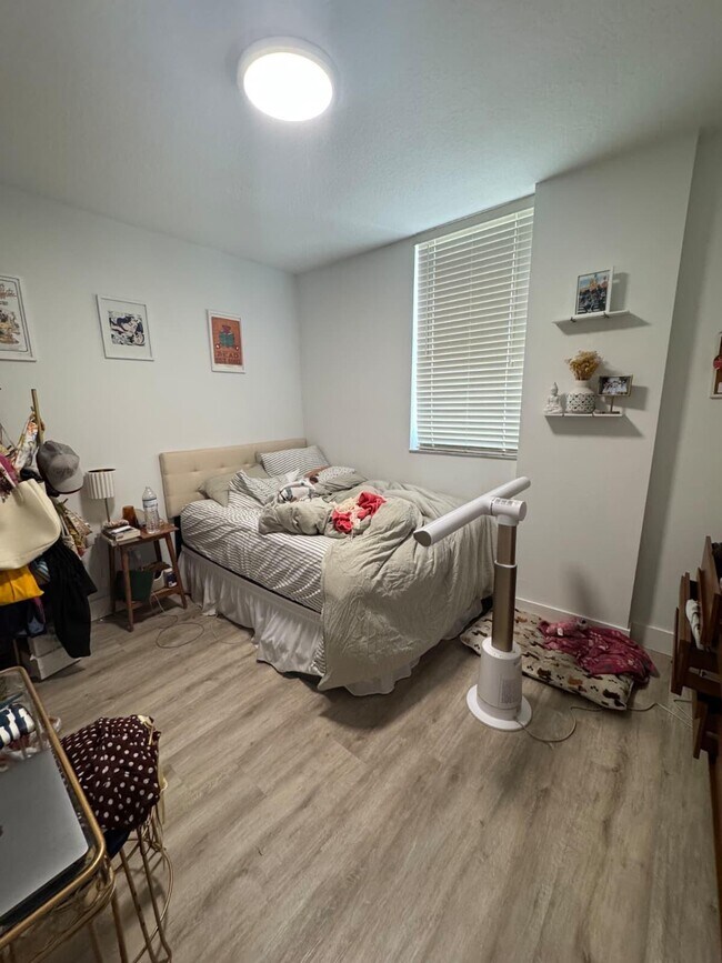 Building Photo - 115 SW 11th St