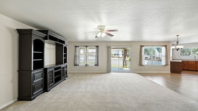 Building Photo - 4527 Summer Fall