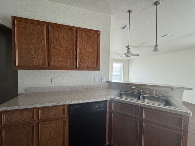 Building Photo - 1537 Justin Lp