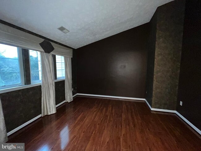 Building Photo - 283 Point to Point Square