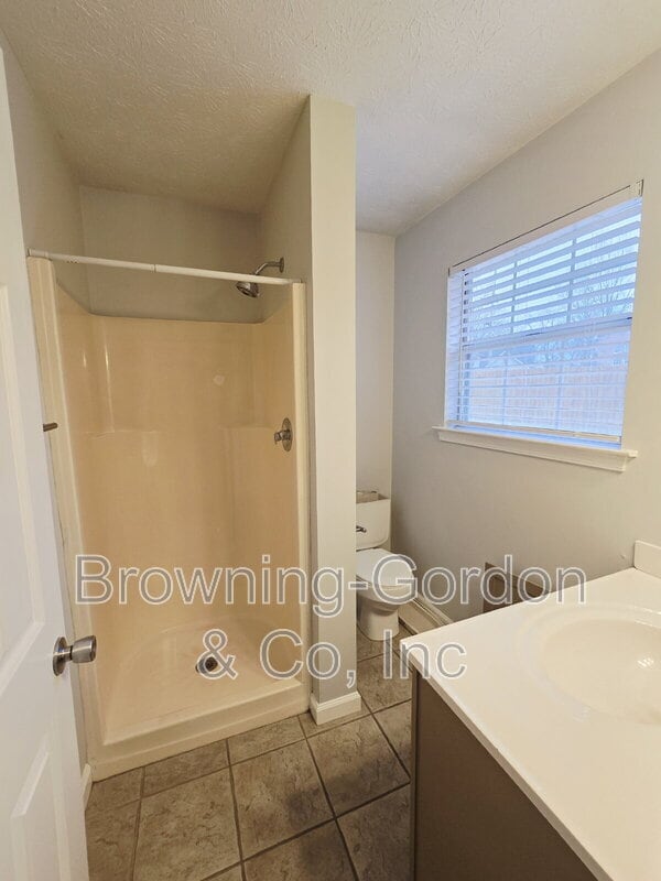 Building Photo - 243 Ash Grove Dr