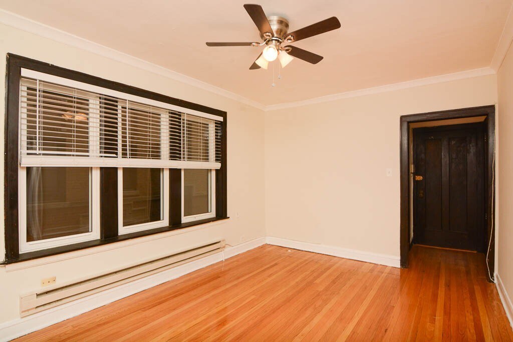 Building Photo - 1425 W Hutchinson St