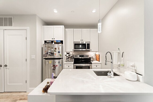 Building Photo - 1457 Tremont St