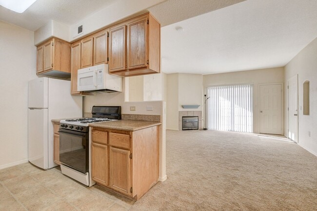 Building Photo - Beautiful 2 Bedroom 2 Full Bath Condo