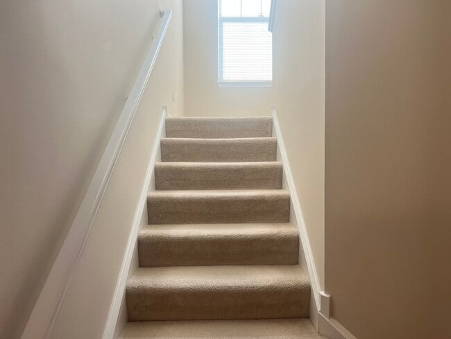 Building Photo - 1861 Crenshaw Cir
