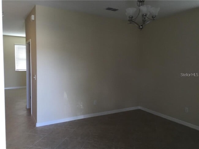 Building Photo - 13048 Garridan Ave