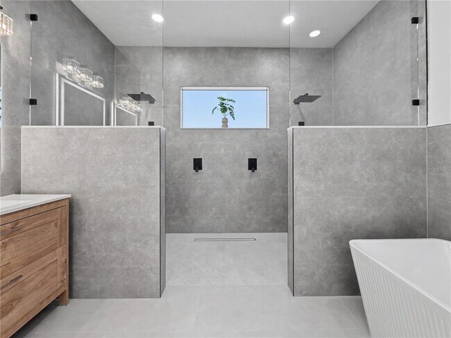 Building Photo - 14687 Lillian Cir