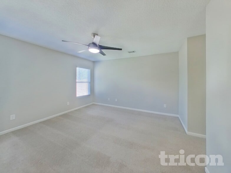 Building Photo - 15180 Bareback Dr