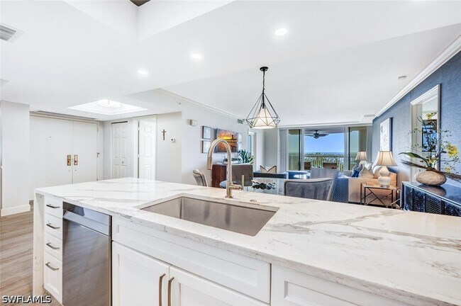 Building Photo - 6849 Grenadier Blvd