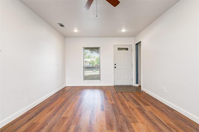 Building Photo - 920 Ashwood Dr