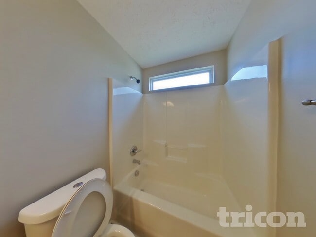 Building Photo - 1109 Shallowbrook Trail S