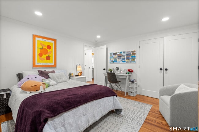 Building Photo - 180 Ruane St