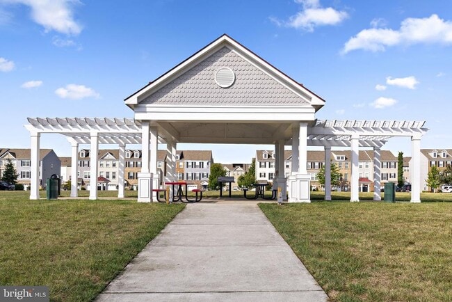 Building Photo - 10541 Hinton Wy