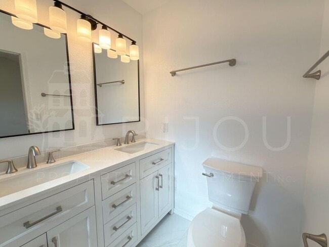 Building Photo - 3498 Mountainside Dr