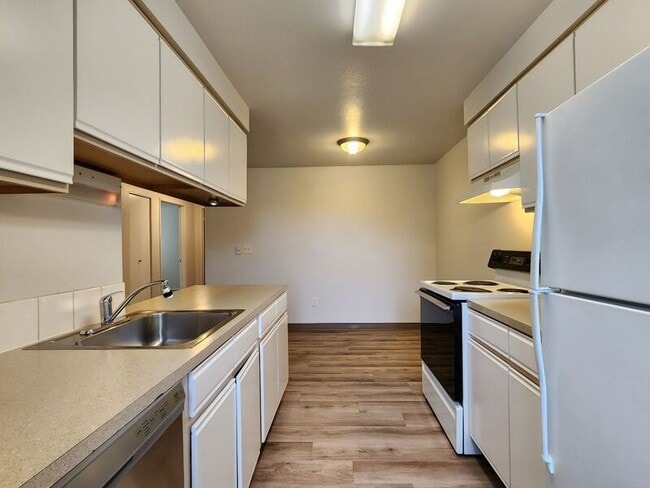 Building Photo - 1285 NW 183rd Ave